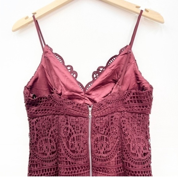 NWOT! Bardot Lace “Gia” Cocktail Dress in Wine. Size 6 - Picture 4 of 8